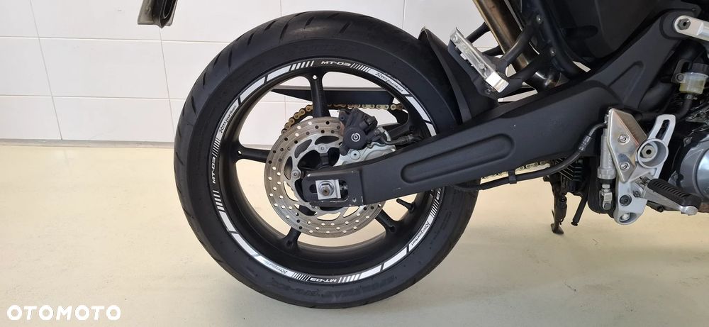 Yamaha MT - 19