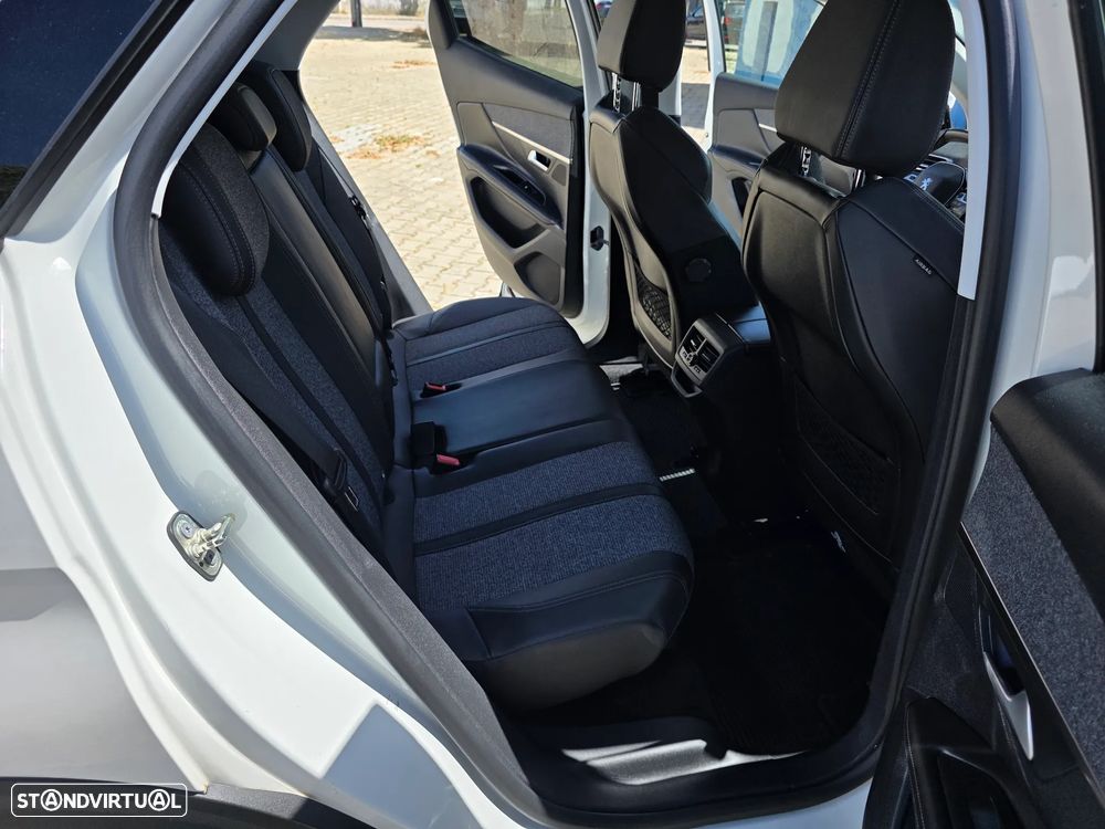 Peugeot 3008 1.2 PureTech Allure Pack - 23