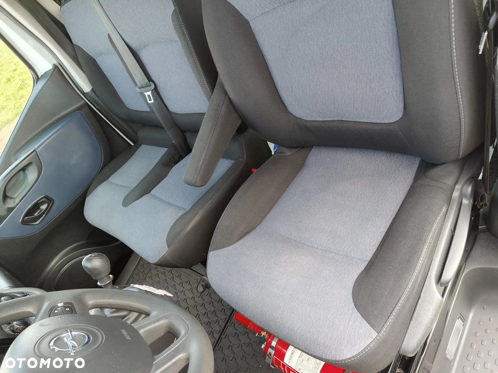 Opel Vivaro - 32