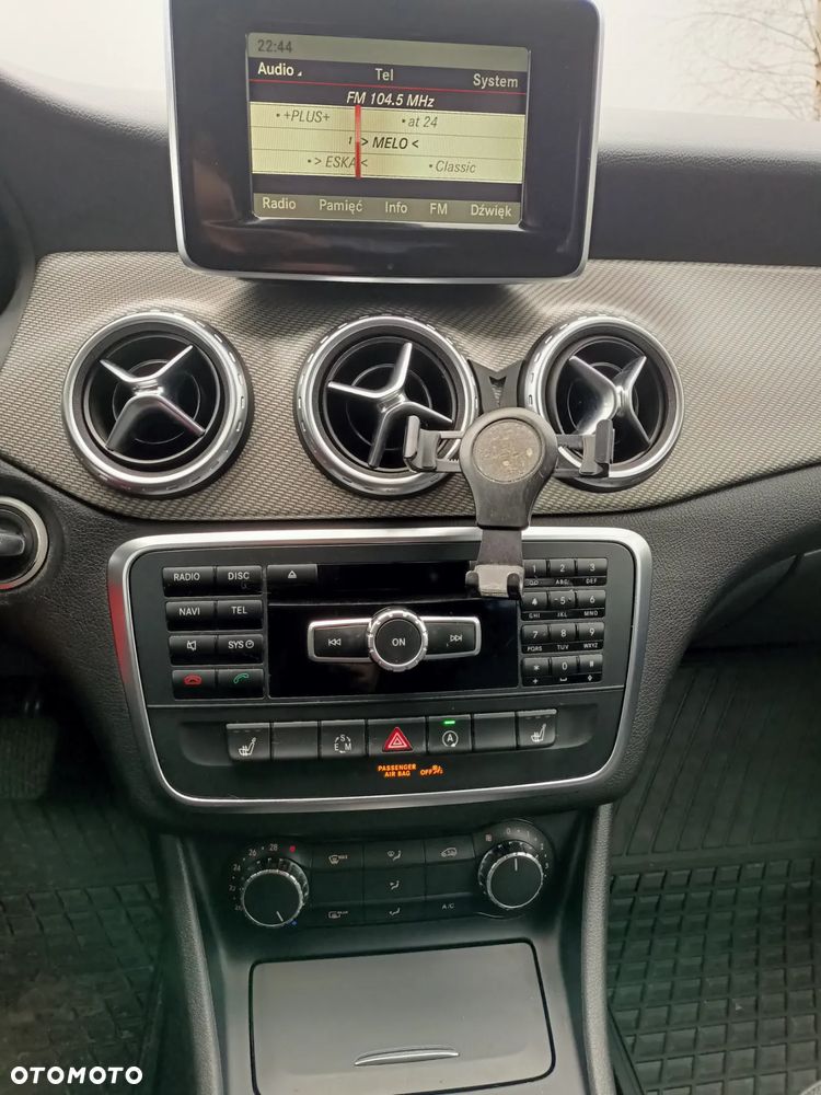 Mercedes-Benz GLA 180 (CDI) d 7G-DCT Urban - 27