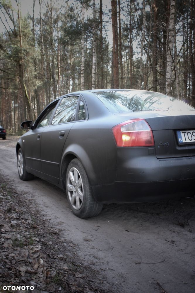 Audi A4 Limousine - 3