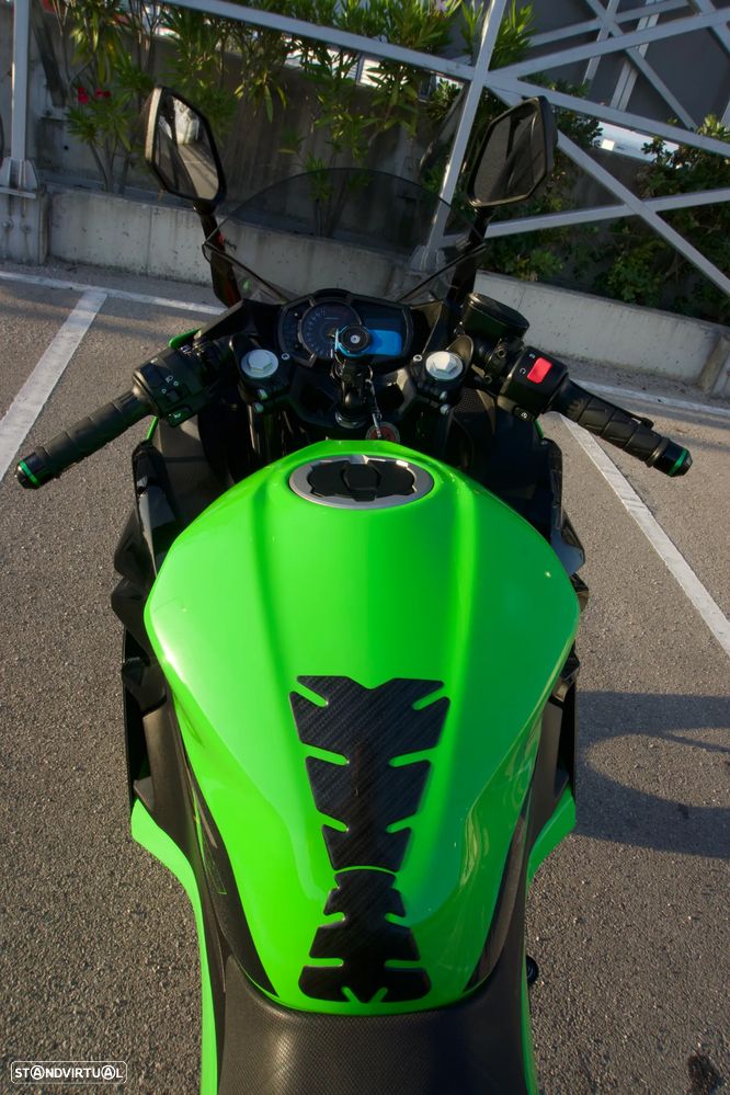 Kawasaki Ninja KRT - 28