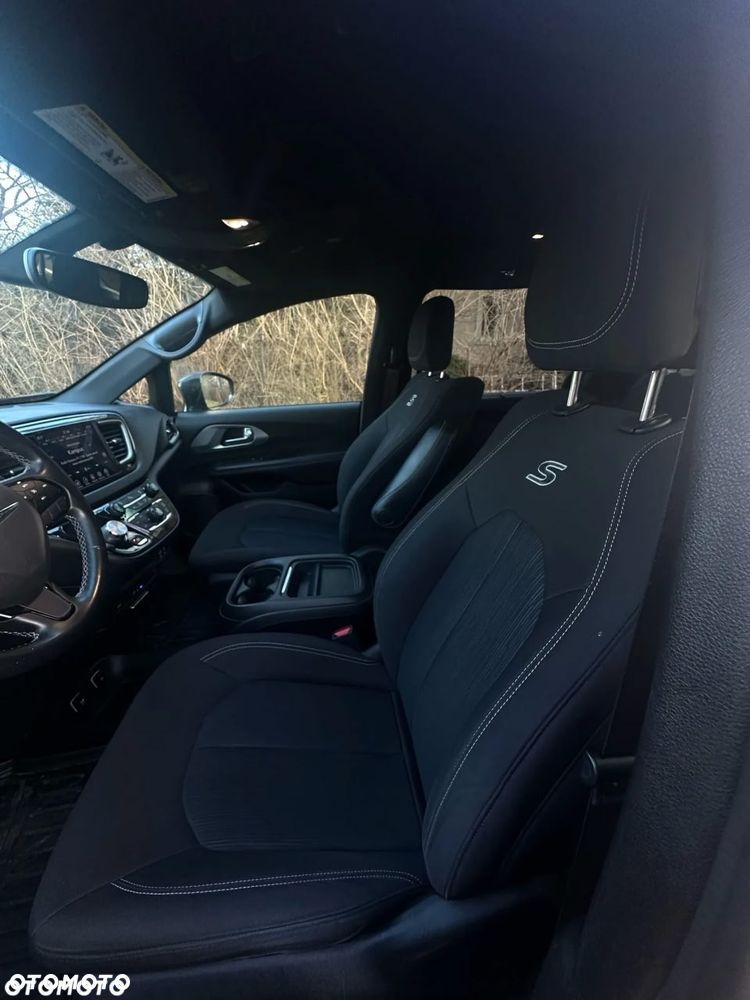 Chrysler Pacifica - 7