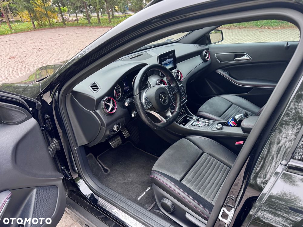Mercedes-Benz GLA - 10