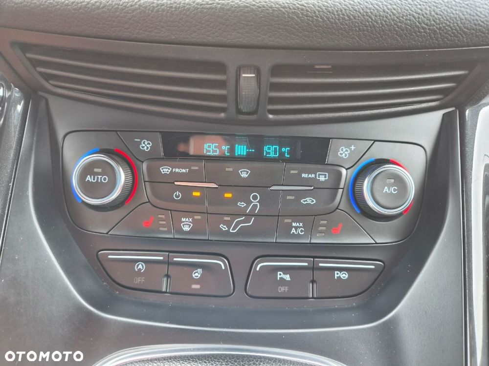 Ford Kuga 1.5 EcoBoost 2x4 ST-Line - 12