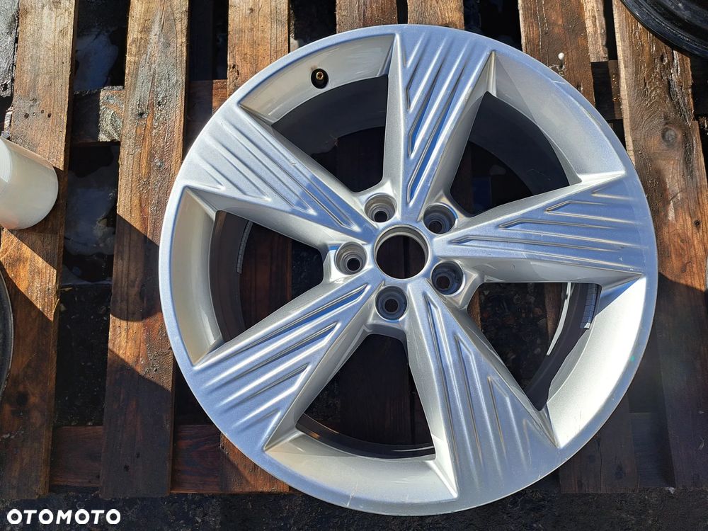 Oryg. Audi Q4 E-Tron 8j 19 et45 89A 89A.601.025.B 89A601025B 6058 - 1