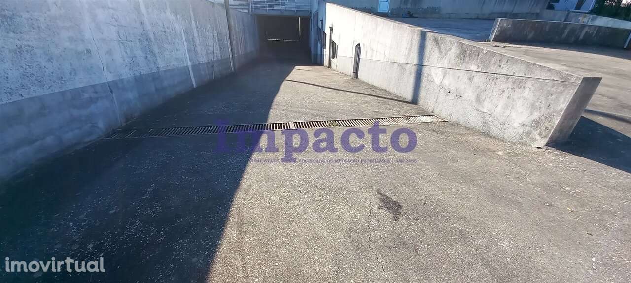 Armazém em São João da Madeira - Grande imagem: 2/6