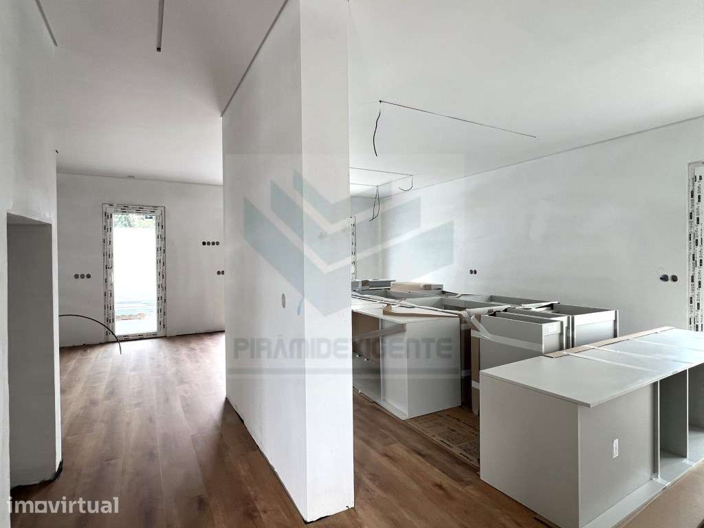 Moradia Independente T4 - 4 Suites, Piscina e Garagem | Redondos, F... - Grande imagem: 4/28