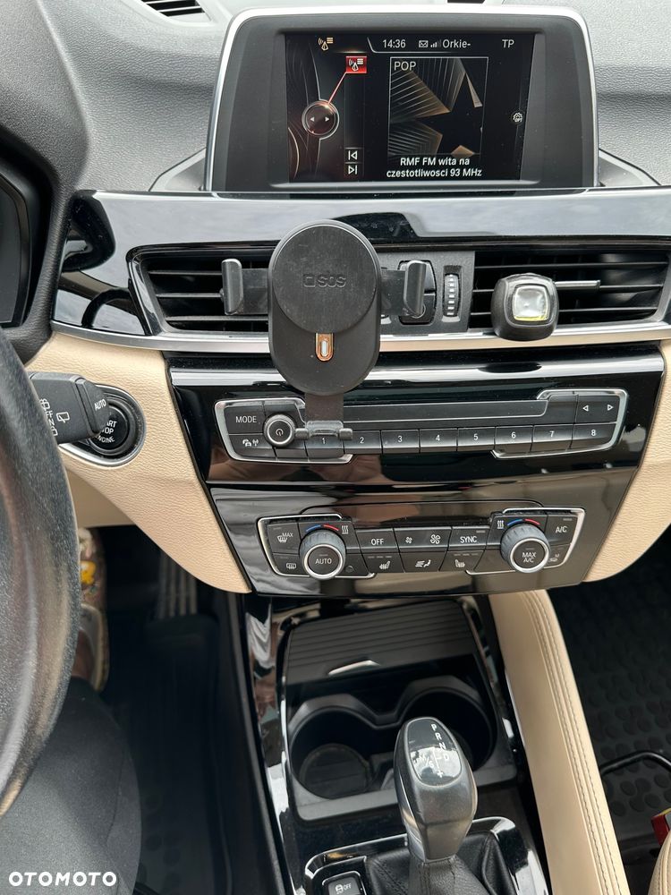 BMW X1 xDrive20i - 20