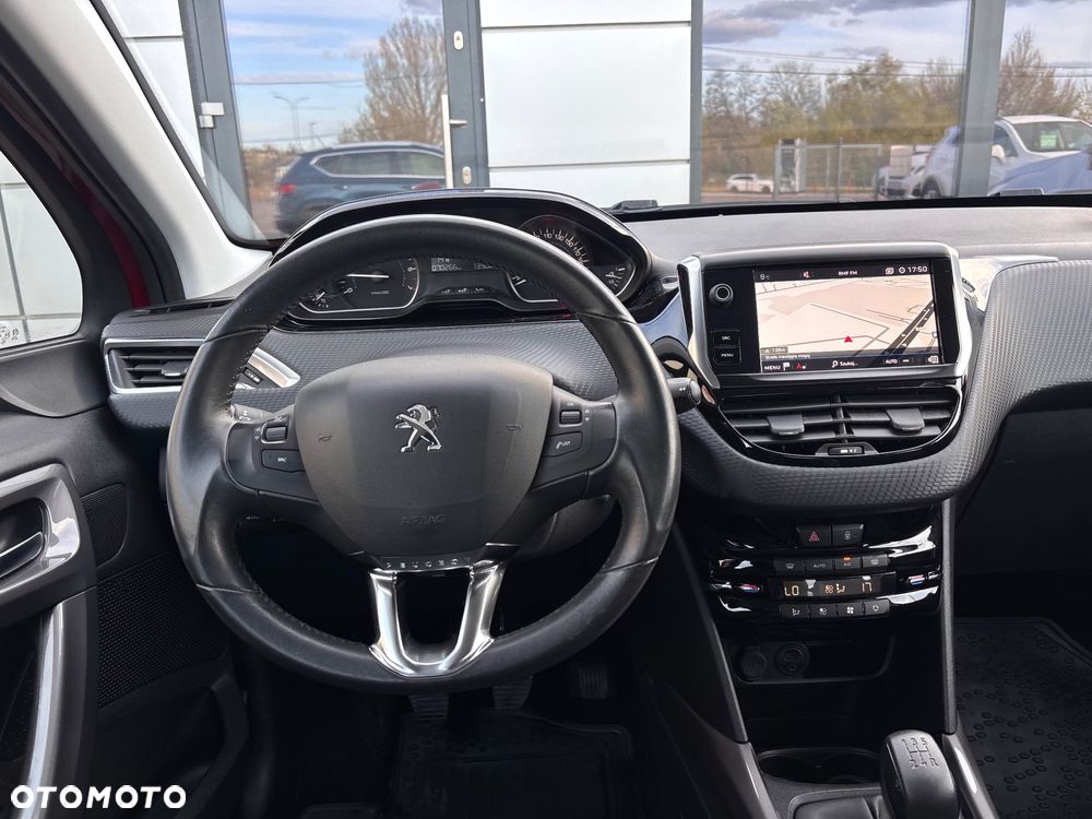 Peugeot 2008 1.2 Pure Tech Allure S&S - 18