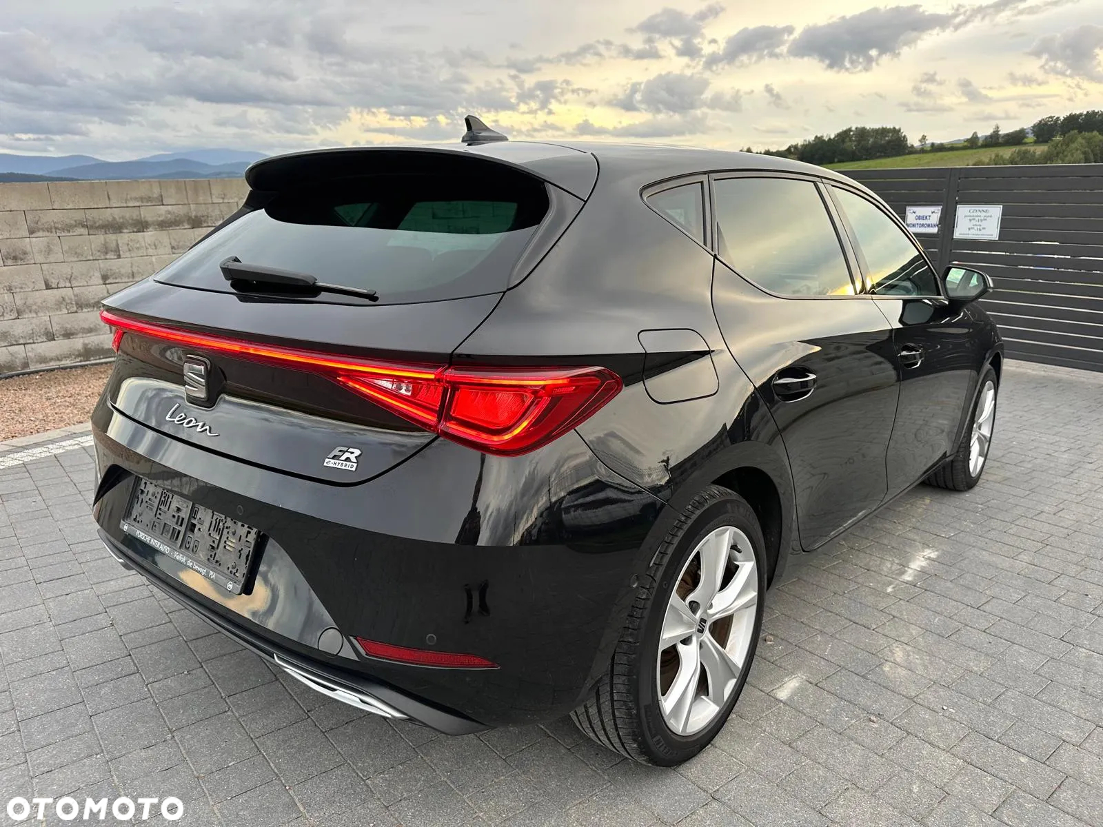 Seat Leon 1.4 e-Hybrid DSG FR Plus - 4