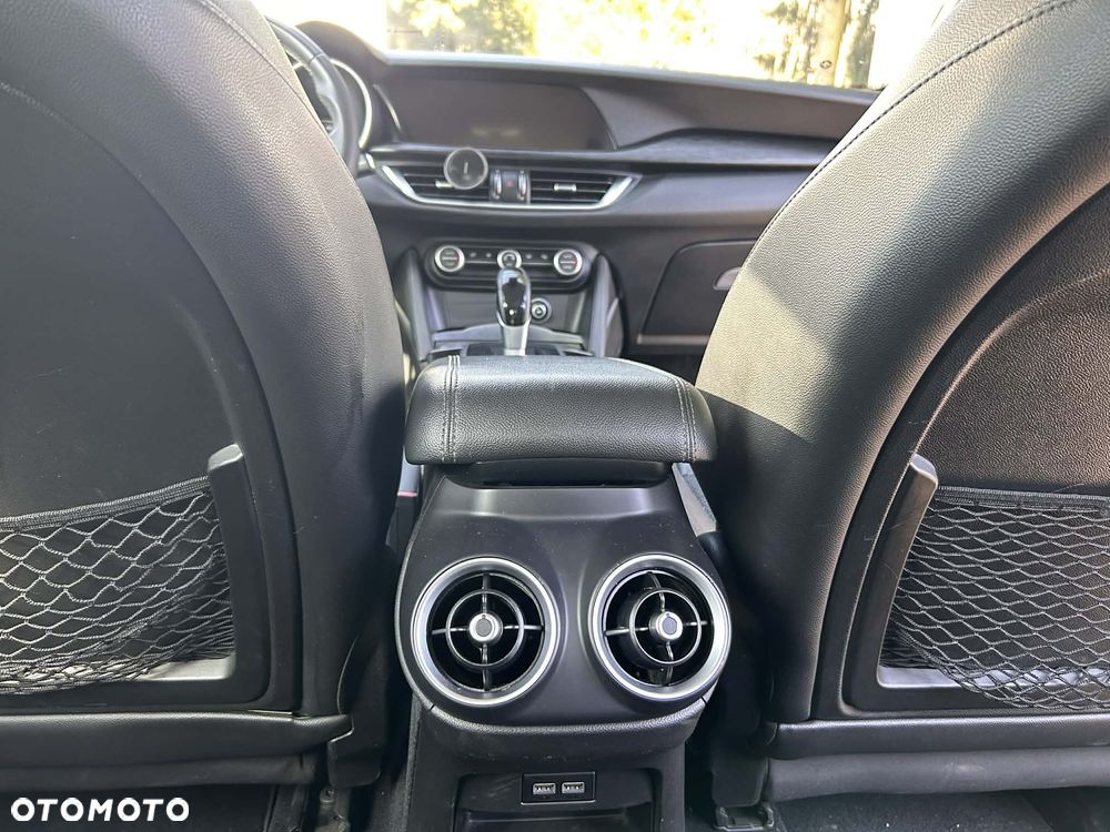 Alfa Romeo Stelvio 2.2 JTDM - 25