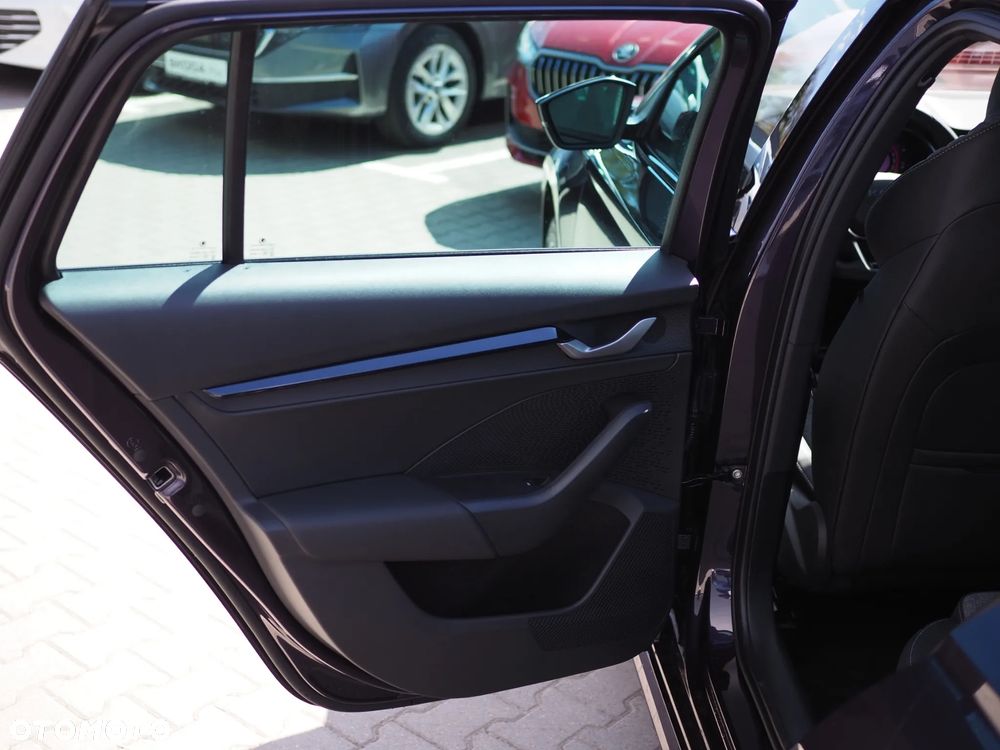 Skoda Octavia 1.5 TSI mHEV Sportline DSG - 10