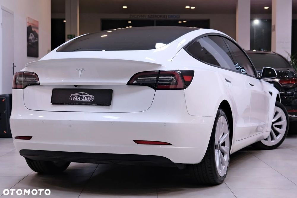 Tesla Model 3 Standard Range Plus - 11