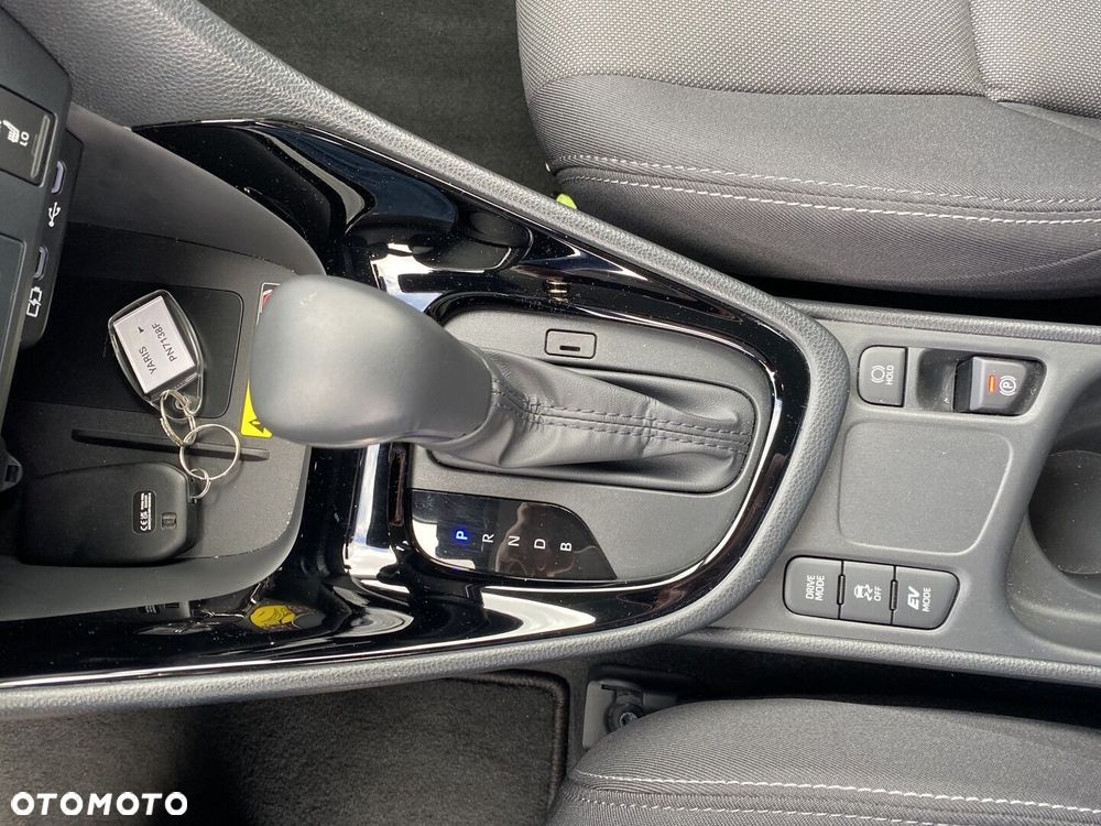 Toyota Yaris Hybrid 1.5 Style - 19