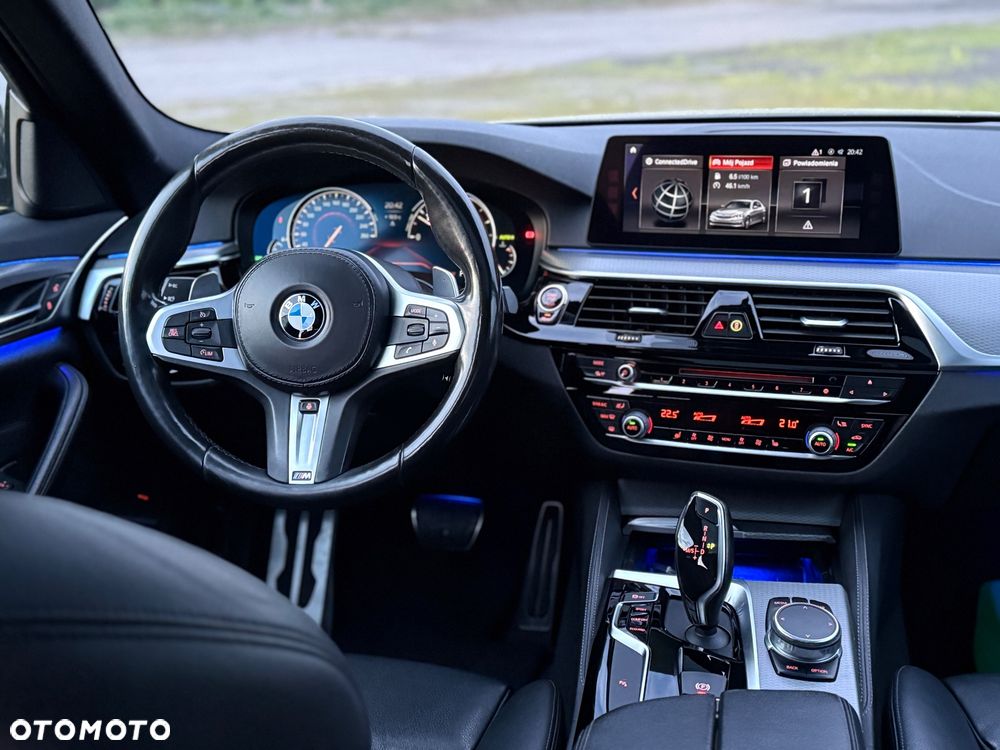 BMW Seria 5 520d M Sport - 29