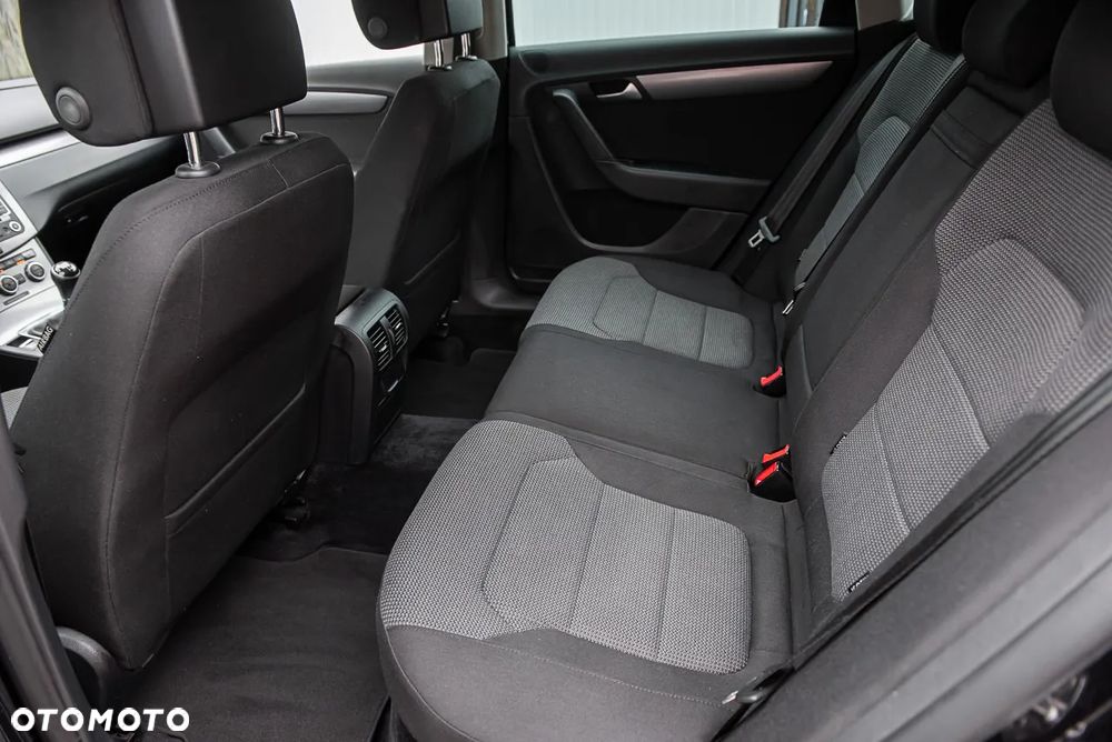 Volkswagen Passat 2.0 Blue TDI SCR Highline - 23