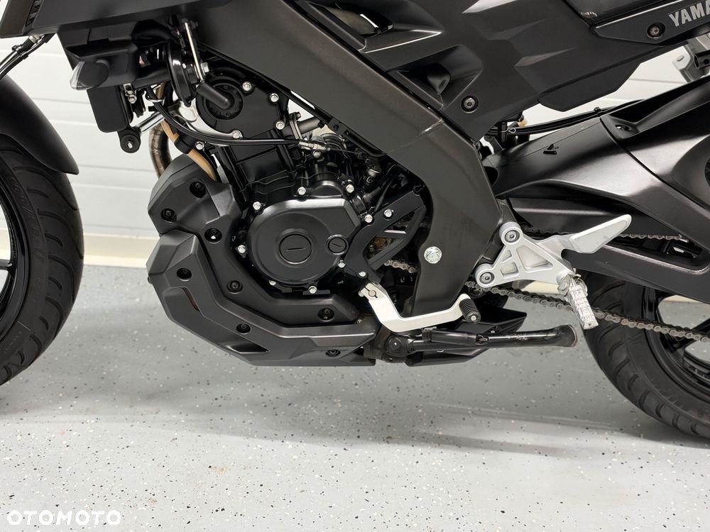 Yamaha MT - 27