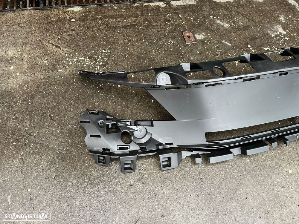 Peugeot 3008 5008 II Lift - PLASTICO GRELHA PARA CHOQUES FRENTE - G169 - 2