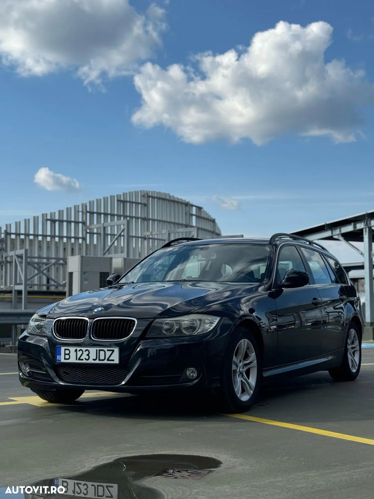 BMW Seria 3 318i Touring - 1