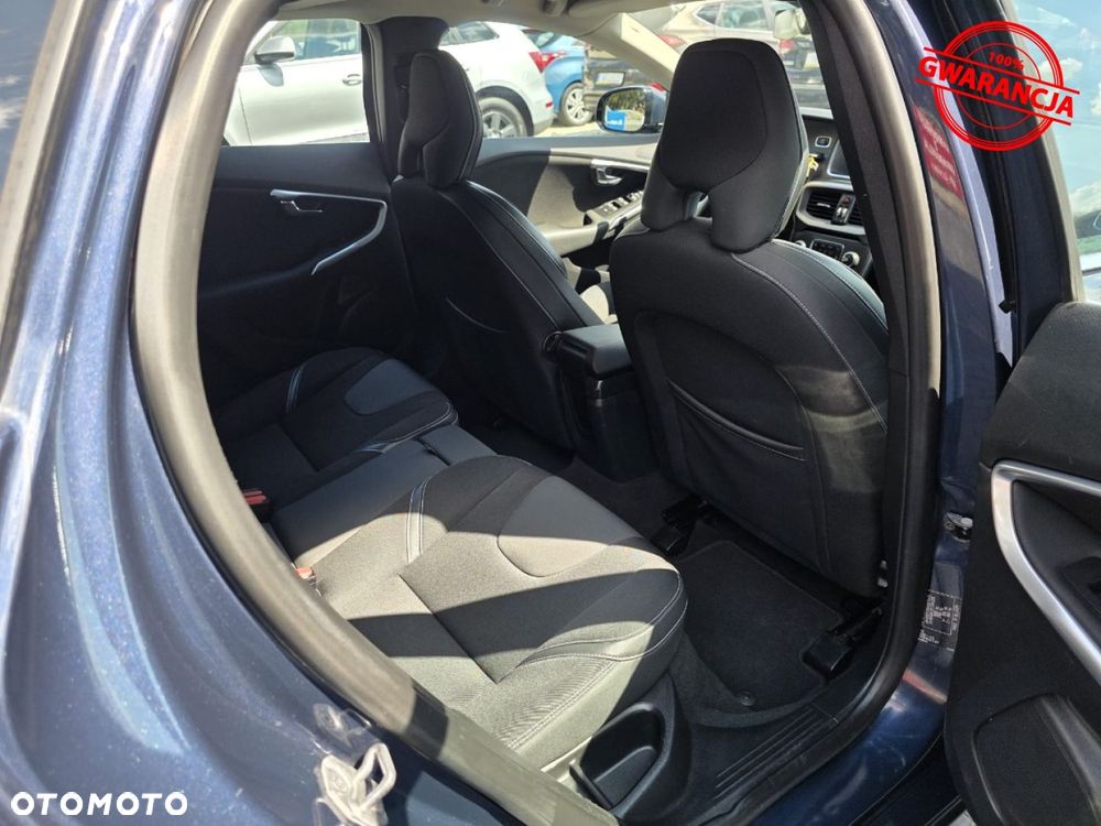 Volvo V40 - 23