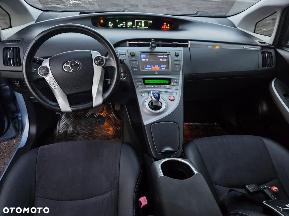 Toyota Prius 1.8 HSD Premium - 7