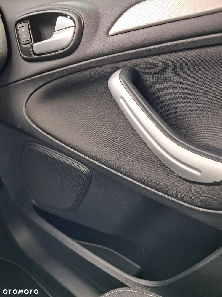 Ford S-Max - 16