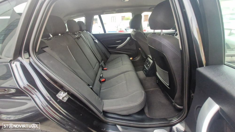BMW 318 d Touring Auto Line Sport - 12