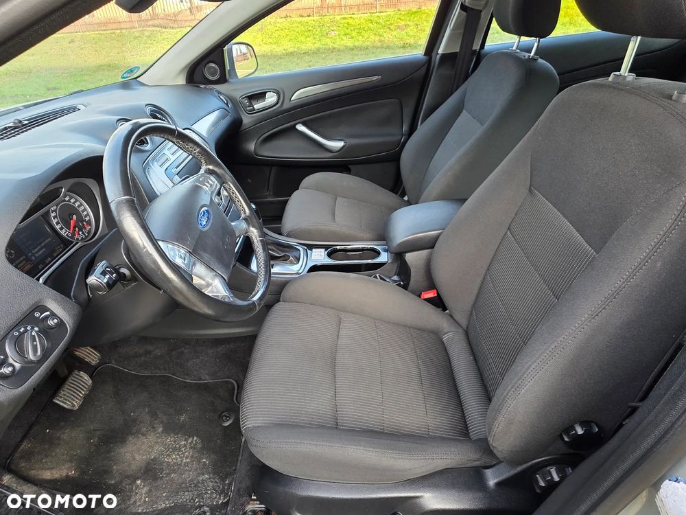 Ford Mondeo 2.3 Ghia - 17