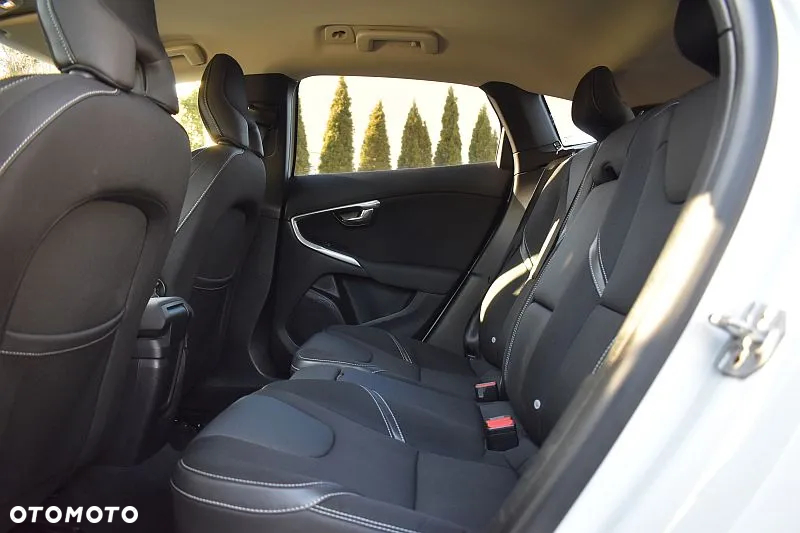 Volvo V40 T2 Geartronic Momentum - 21