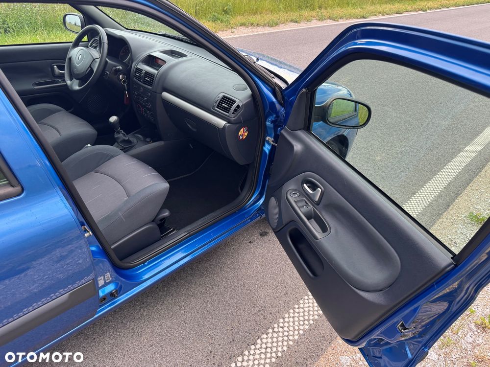 Renault Clio 1.2 16V Confort Authentique - 14