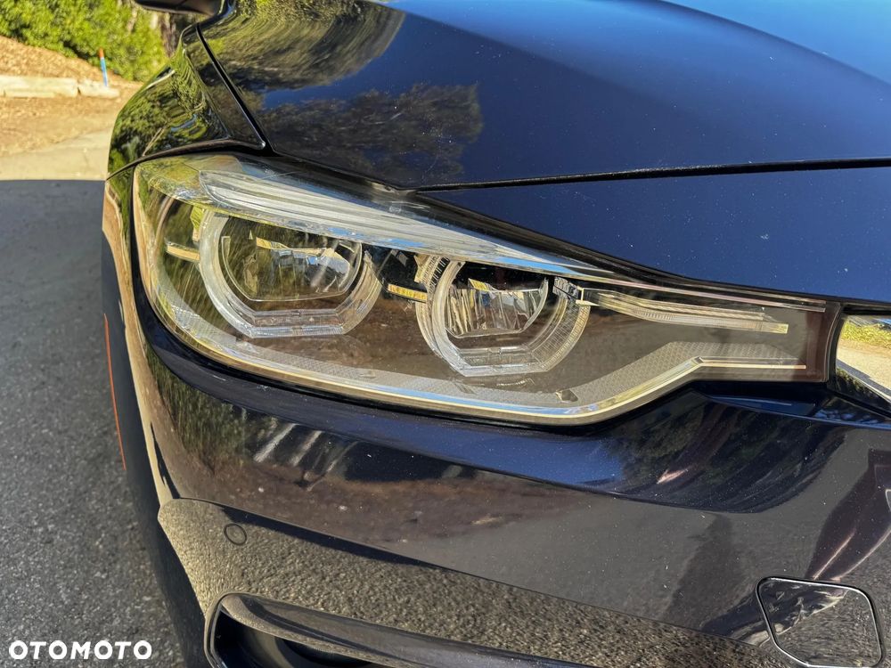 BMW Seria 3 330i Sport Line sport - 22