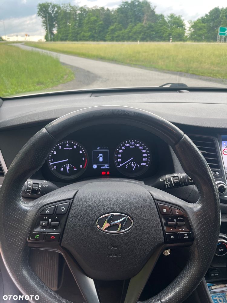 Hyundai Tucson 1.6 GDI BlueDrive GO 2WD - 12