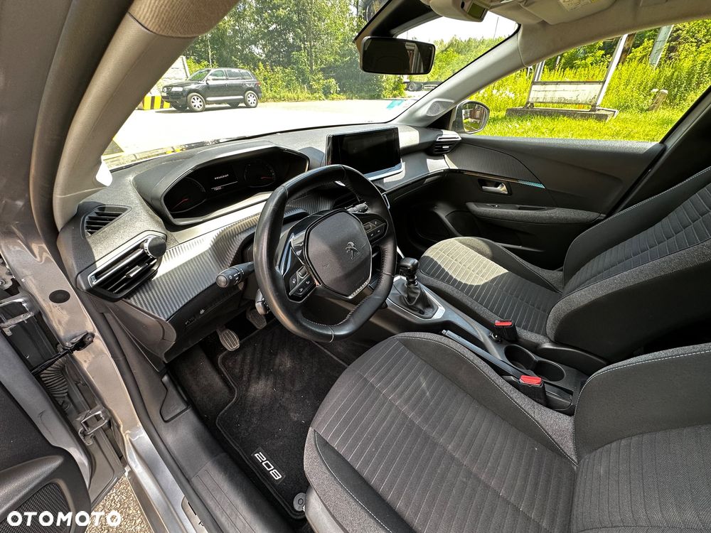 Peugeot 208 - 9