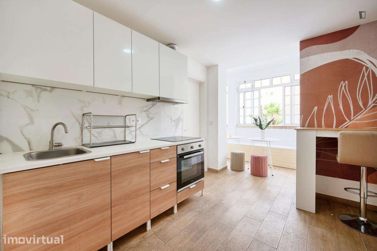 Quarto - localizado em Alameda Lisbon - Grande imagem: 3/30