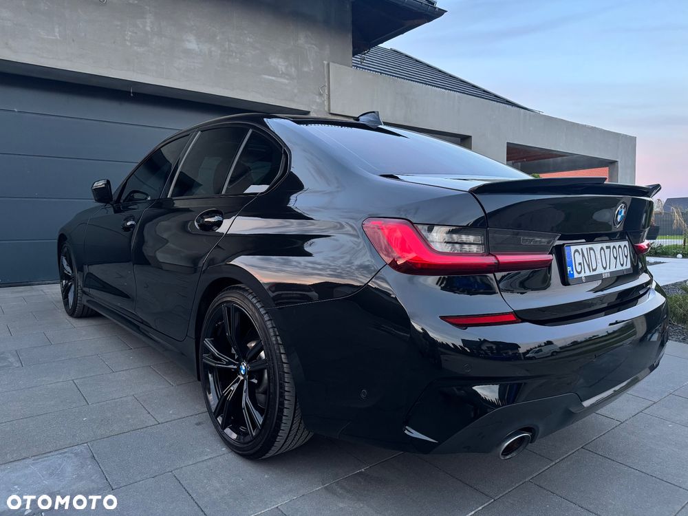 BMW Seria 3 330i M Sport - 4