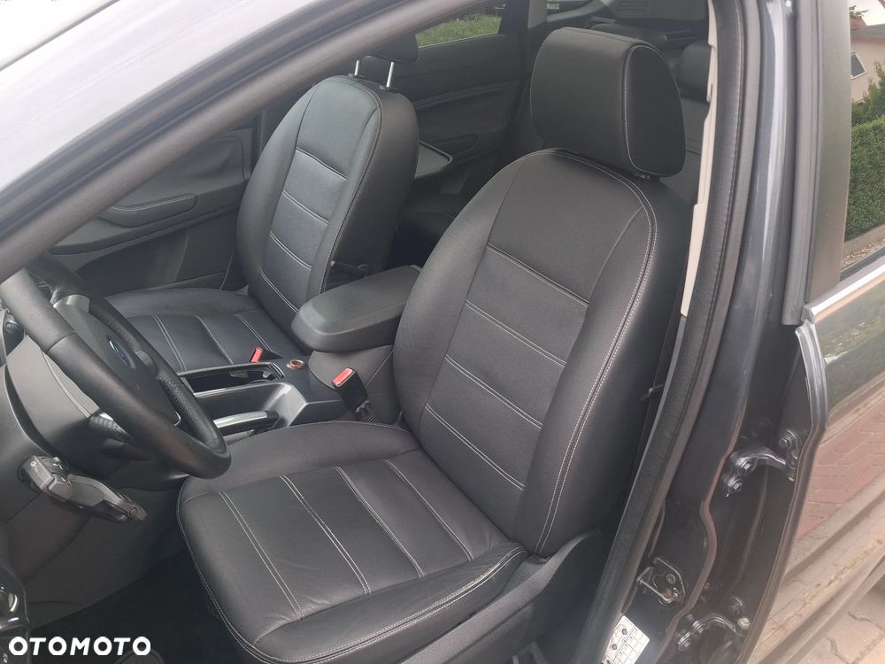 Ford Kuga 2.0 TDCi 2x4 Titanium - 14