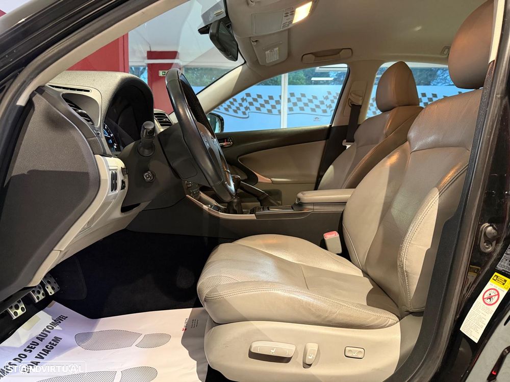 Lexus IS 220 d Luxury Line - 4