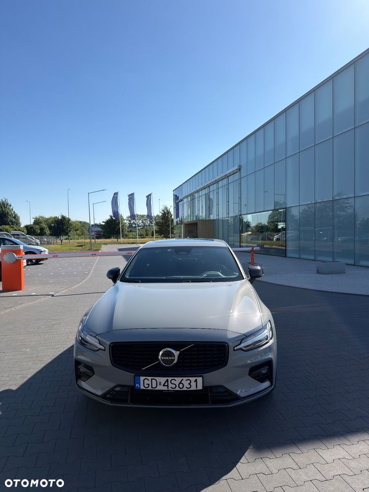 Volvo S60 B5 B AWD Plus Dark - 1