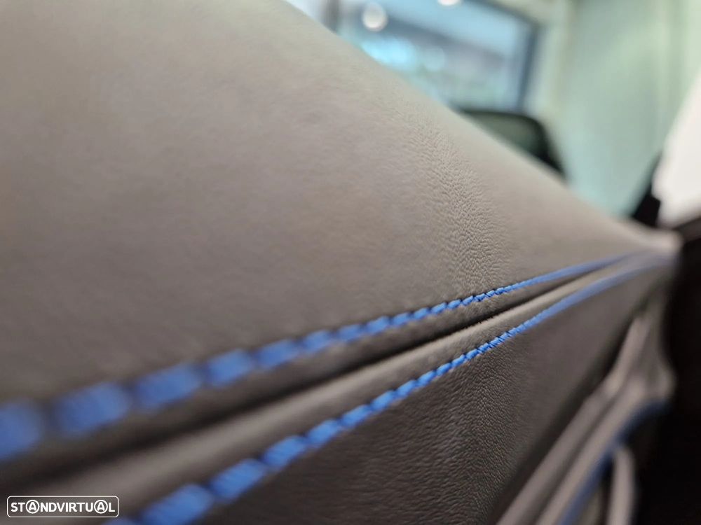 Porsche Taycan Cross Turismo 4S - 21