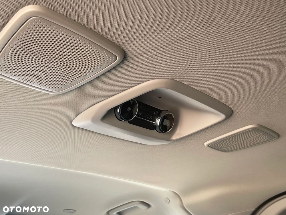 Ford Tourneo Custom 2.0 EcoBlue 320 L2 Titanium - 25