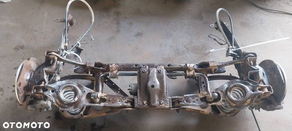 KOMPLETNE ZAWIESZENIE BELKA SANKI TYŁ WAHACZE HAMULCE MAZDA 3 I BK HB 5D - 2