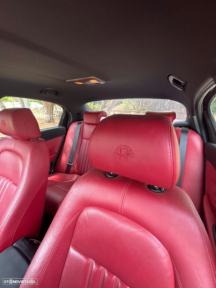 Alfa Romeo 159 2.0 JTDm Distinctive - 10