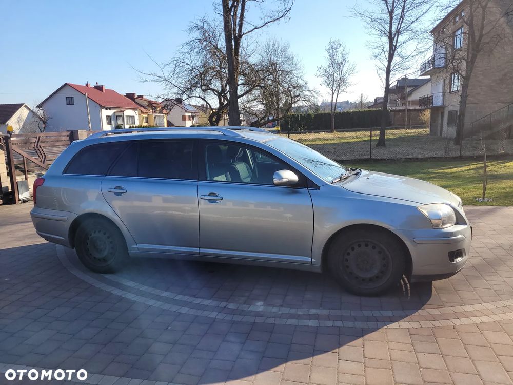 Toyota Avensis 1.8 VVT-i Combi - 1