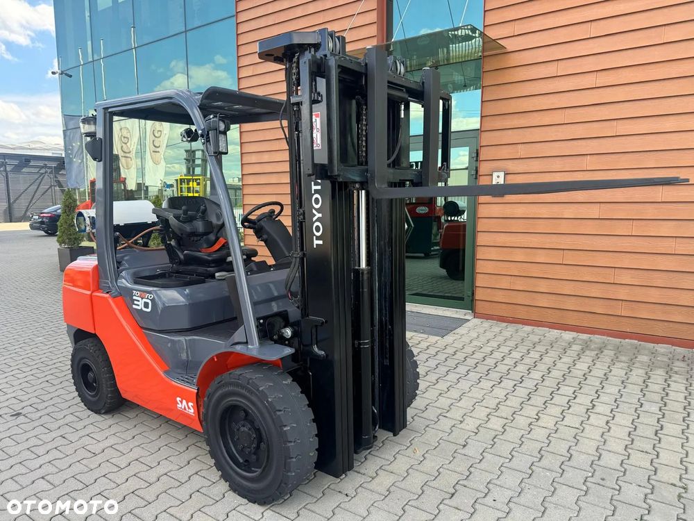 Toyota Toyota 06-8FGF30 / TRIPLEX 4700 mm / LPG  / 2021 rok - 2