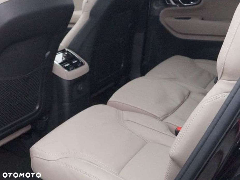 Volvo XC 90 - 8