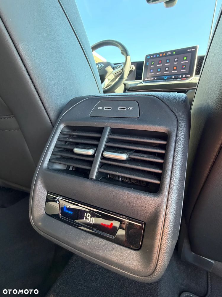 Volkswagen Passat - 24