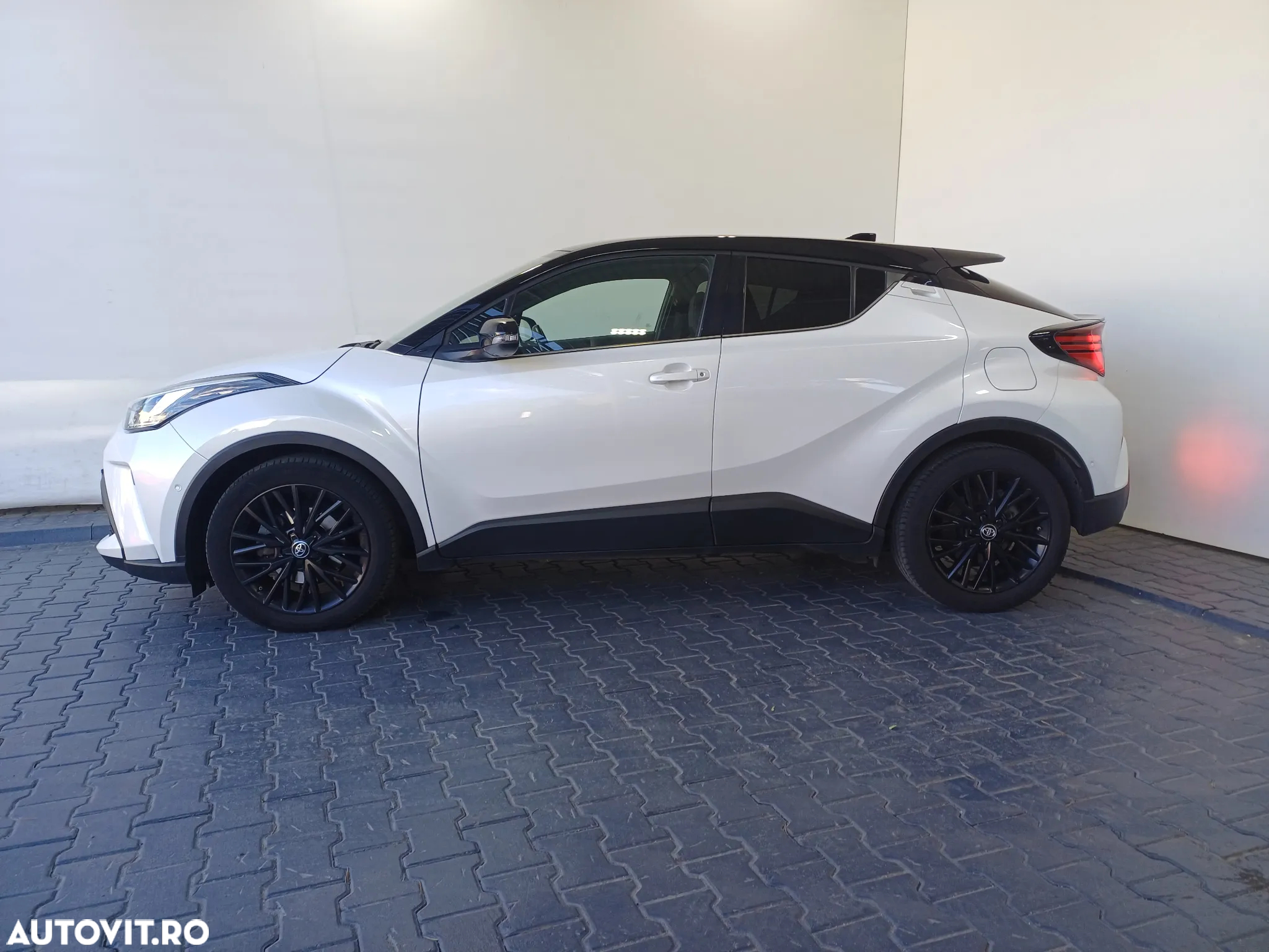 Toyota C-HR 2.0 HSD 184 CP 4x2 CVT Classy Bi-Tone - 2