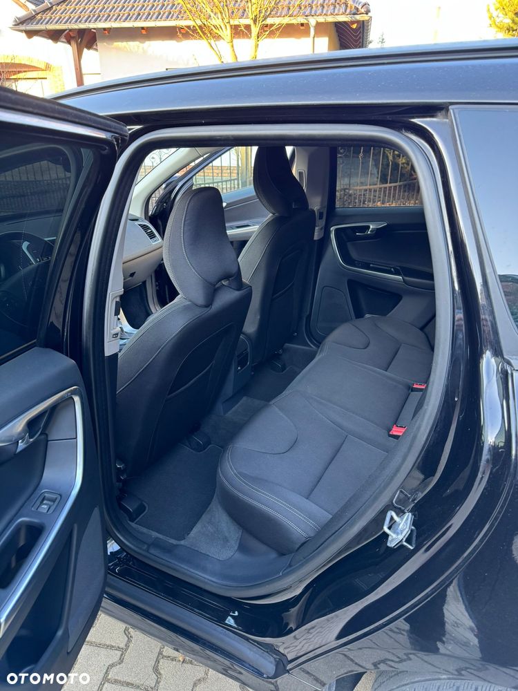 Volvo XC 60 D3 Drive-E Momentum - 17