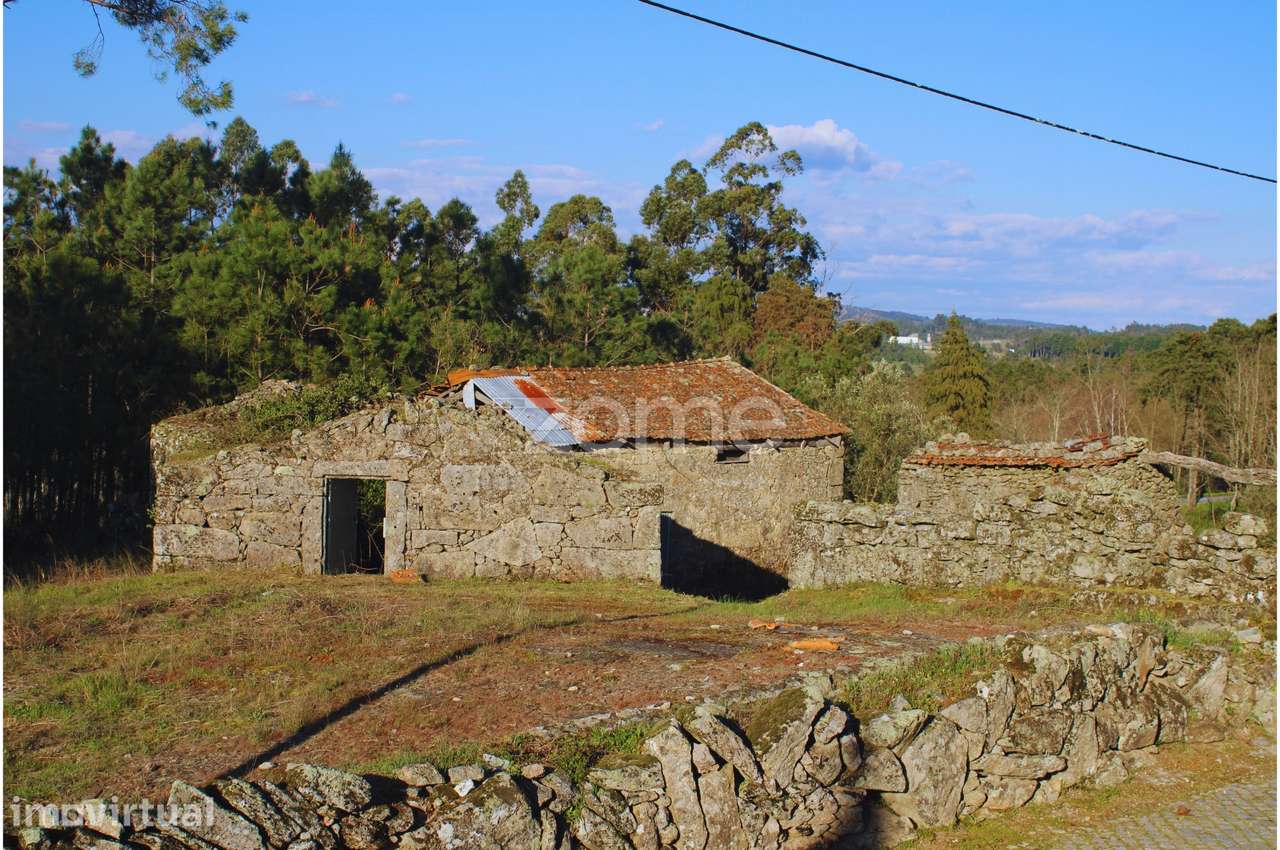 Moradia excelente em pedra para recuperar - Grande imagem: 2/19